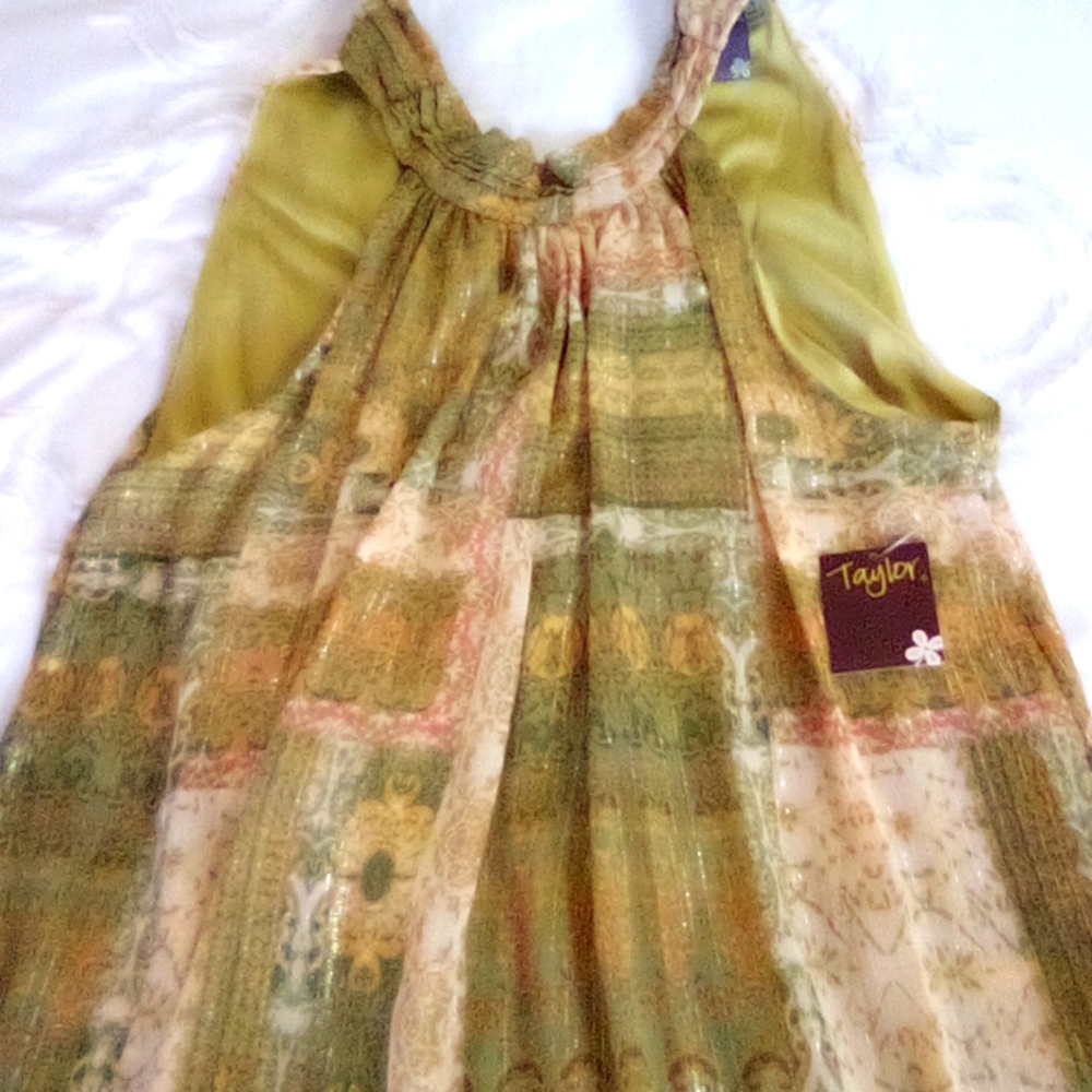 DRESS
